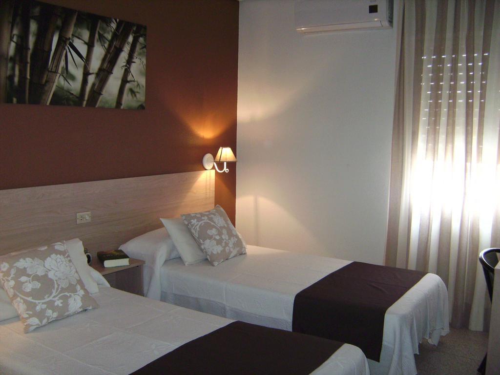 Pension Miami Almazora Room photo