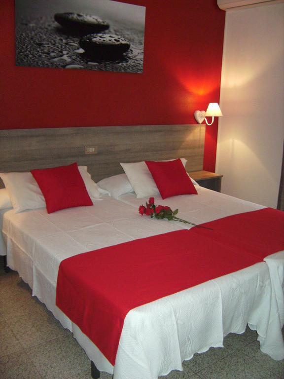 Pension Miami Almazora Room photo