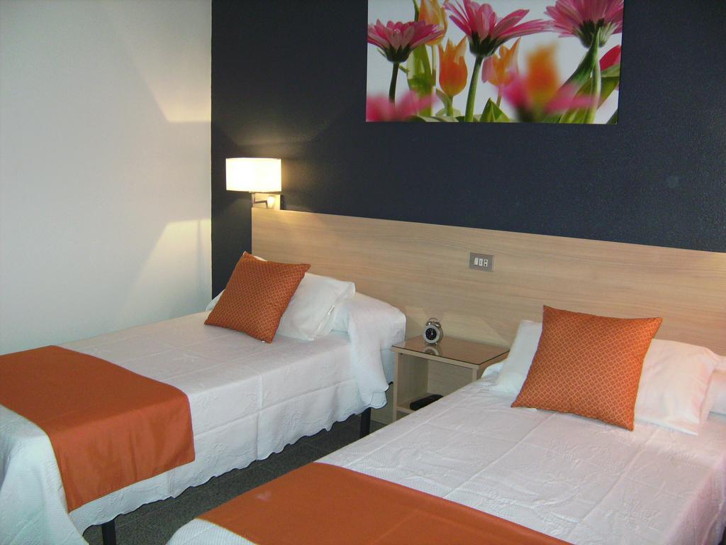 Pension Miami Almazora Room photo