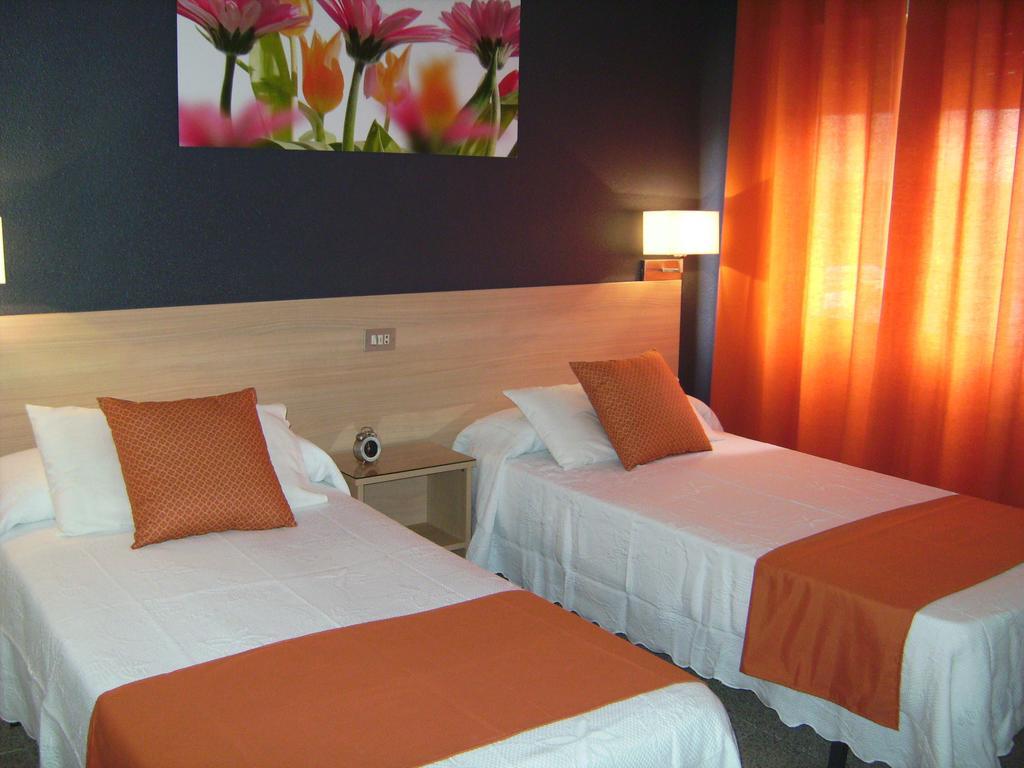 Pension Miami Almazora Room photo