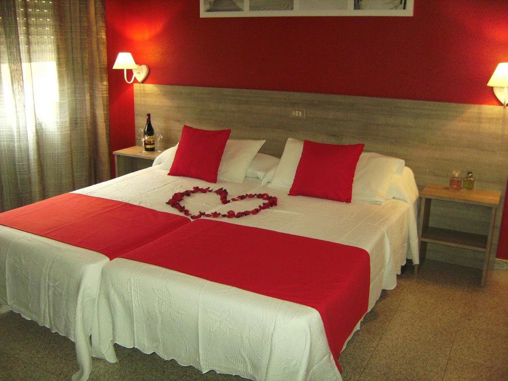 Pension Miami Almazora Room photo