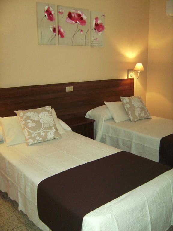 Pension Miami Almazora Room photo