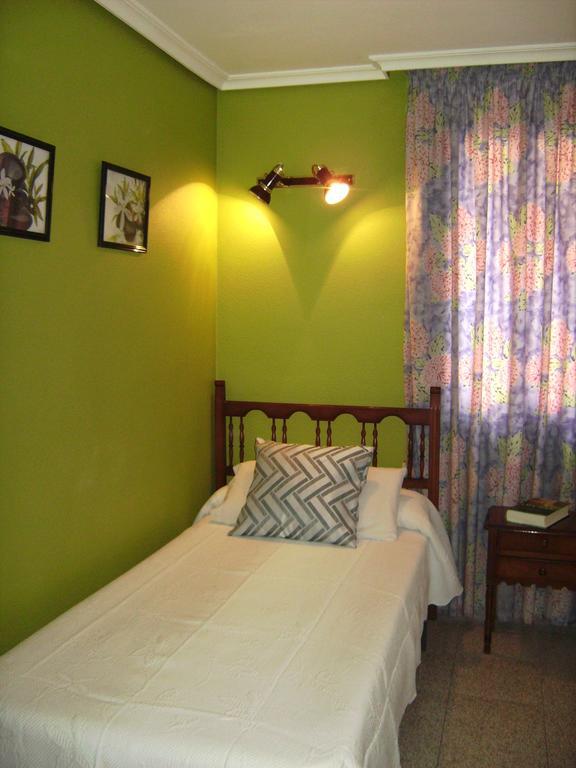 Pension Miami Almazora Room photo