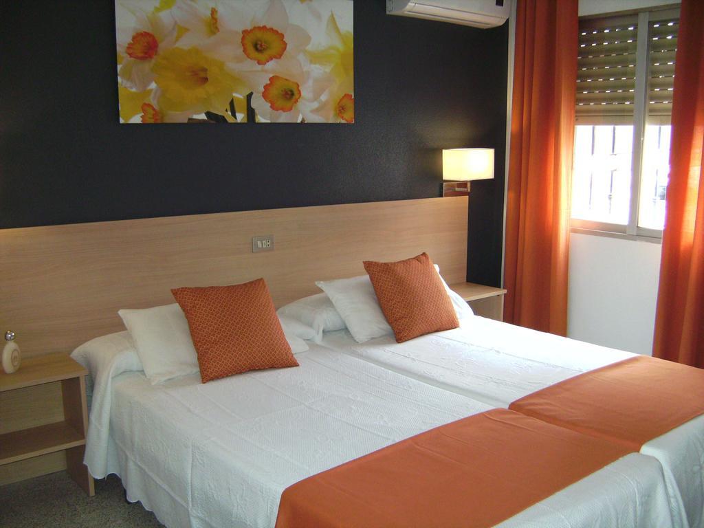 Pension Miami Almazora Room photo
